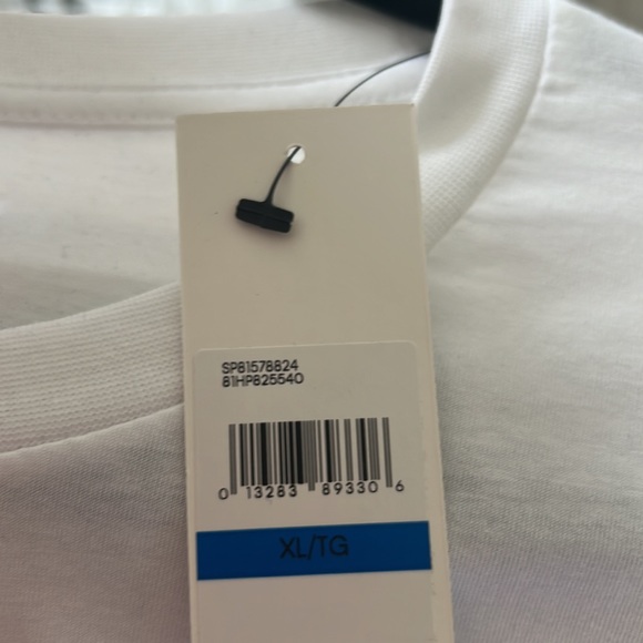 Calvin Klein T-Shirt - Picture 4 of 4
